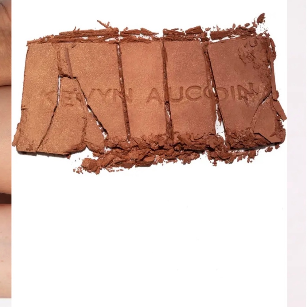 The Neo-Bronzer Bronzing Powder
KEVYN AUCOIN BEAUTY
